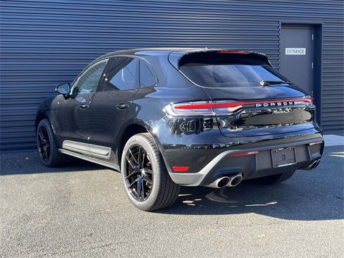 Certified 2022 Porsche Macan S image 3