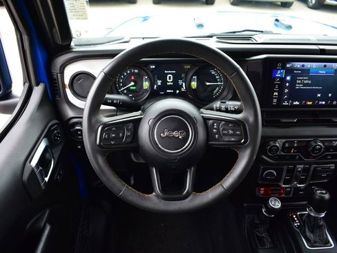 Used 2024 Jeep Wrangler Unlimited AWD/4WD image 46