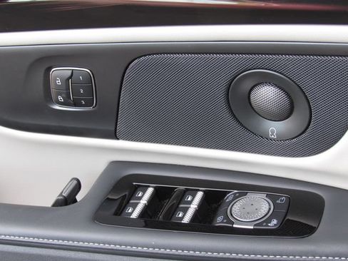 Used 2024 Lincoln Nautilus Reserve w/ Equipment Group 202A AWD/4WD image 39