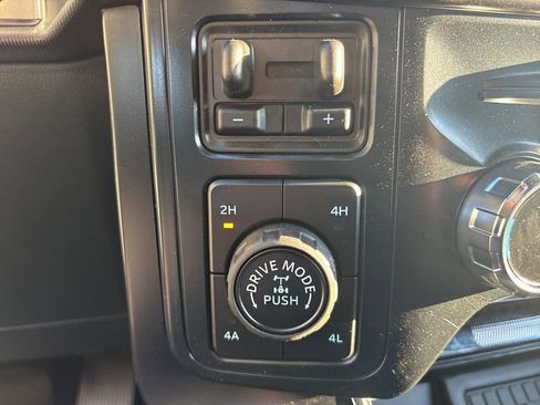 Used 2025 Ford F150 Raptor image 28