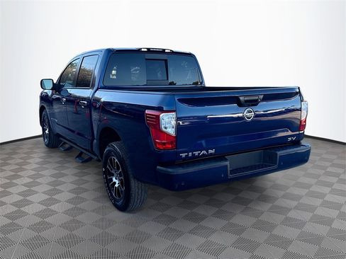 Used 2021 Nissan Titan SV image 5