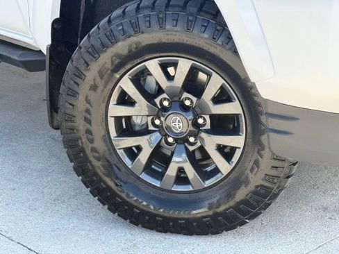 Used 2023 Toyota Tacoma SR5 RWD image 2