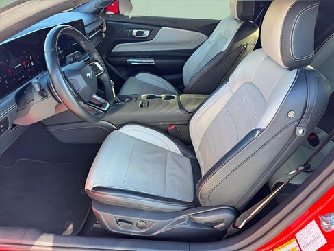 Used 2024 Ford Mustang GT Premium image 5