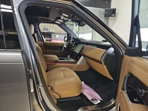Used 2023 Land Rover Range Rover SE image 6