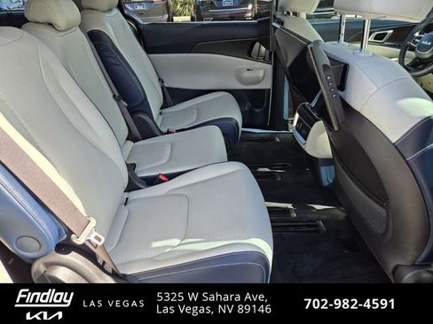 Certified 2025 Kia Carnival SX Prestige FWD image 20