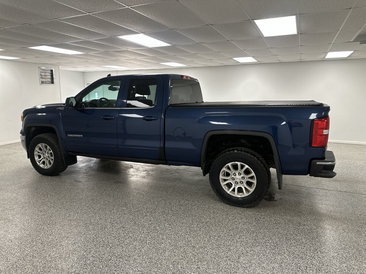 Used 2015 GMC Sierra 1500 SLE w/ SLE Value Package AWD/4WD image 6