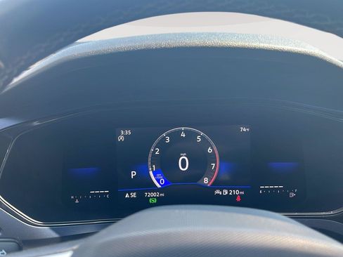 Certified 2022 Volkswagen Taos SE FWD image 28