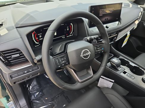 New 2026 Nissan Rogue Platinum AWD/4WD image 16