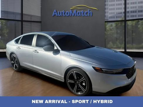 Used 2025 Honda Accord Sport image 1