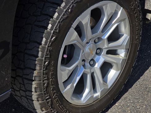 Used 2023 Chevrolet Silverado 1500 LTZ w/ Z71 Off-Road Package image 5