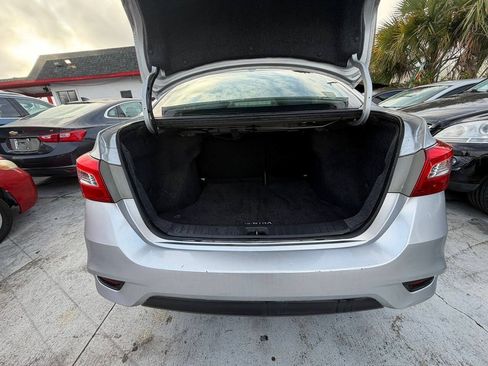 Used 2019 Nissan Sentra SV FWD image 11