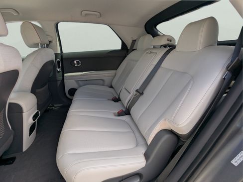 Used 2023 Hyundai Ioniq 5 SEL AWD/4WD image 16