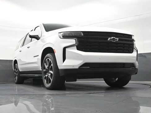 Used 2024 Chevrolet Suburban RST RWD image 30