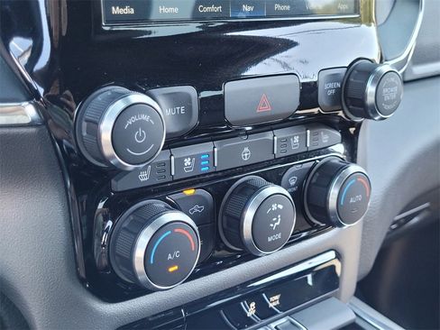 Used 2024 RAM 1500 Laramie image 19