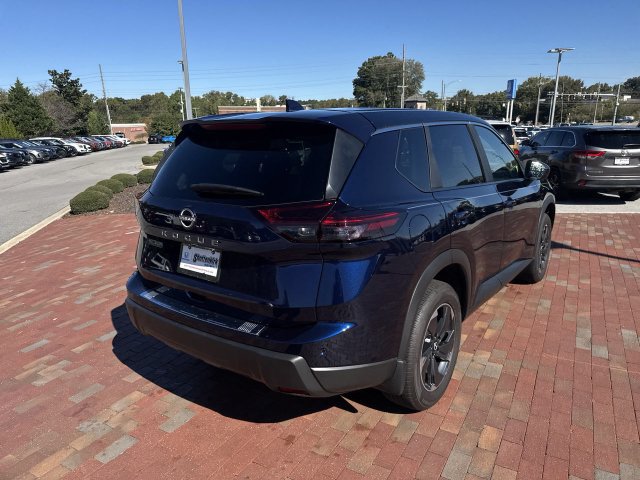 Used 2026 Nissan Rogue SV FWD image 36
