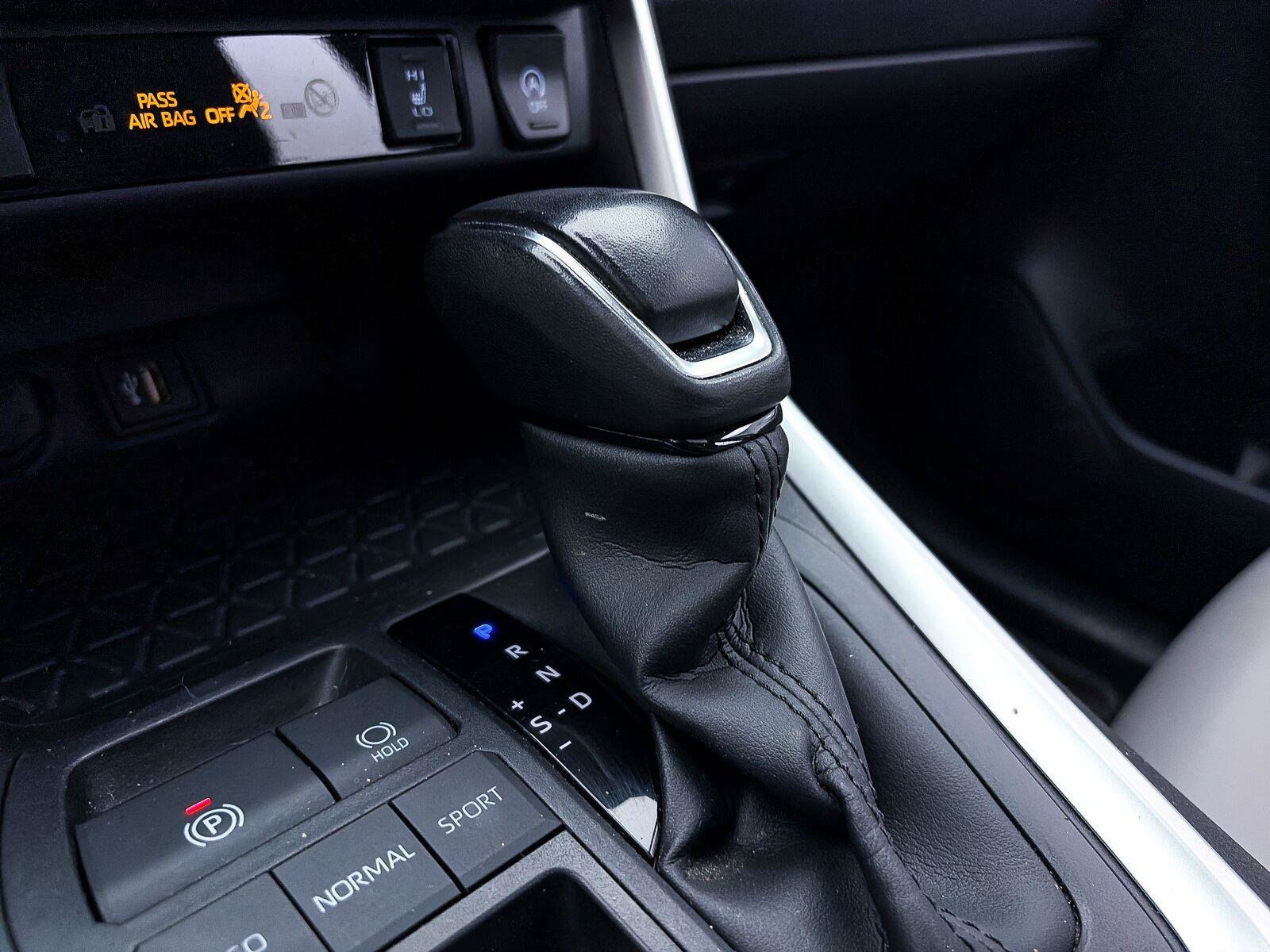 Used 2023 Toyota RAV4 XLE Premium FWD image 26