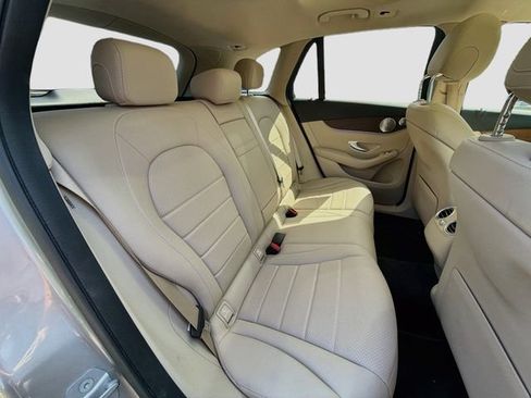 Used 2020 Mercedes-Benz GLC 300 4MATIC image 24