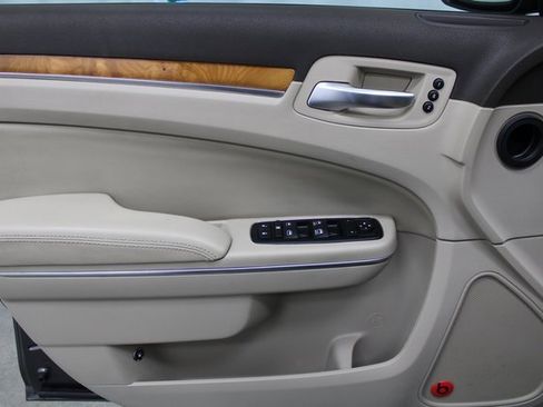 Used 2014 Chrysler 300 C w/ Beats Audio Group image 10