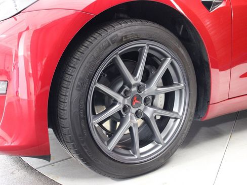 Used 2023 Tesla Model 3 Standard Range image 4