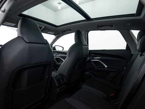 New 2025 Audi Q5 Prestige image 17