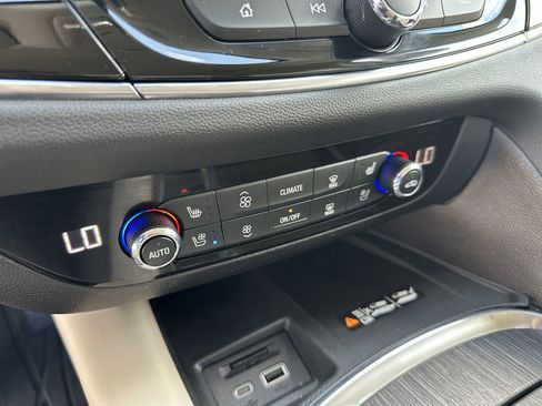 Certified 2023 Buick Enclave Avenir w/ Avenir Technology Package FWD image 18