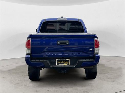 Used 2022 Toyota Tacoma TRD Off-Road w/ TRD Premium Off Road Package image 4