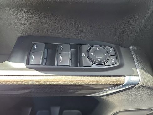 Used 2019 Chevrolet Silverado 1500 LT Trail Boss w/ Convenience Package AWD/4WD image 23