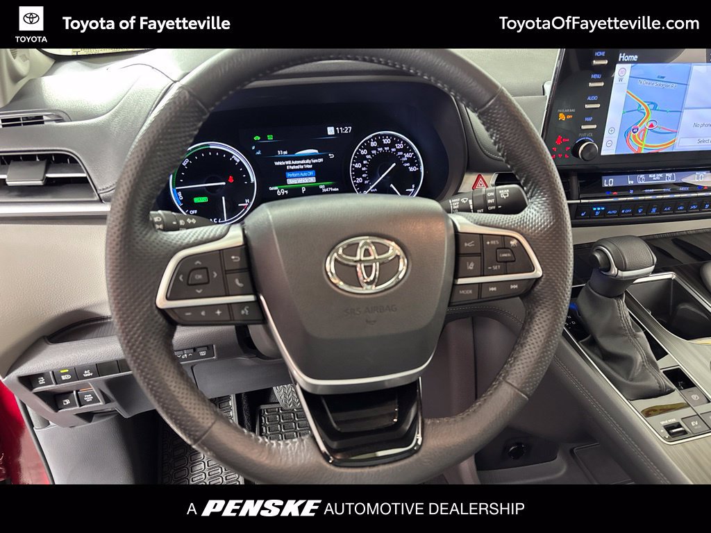 Certified 2023 Toyota Sienna Limited FWD image 31