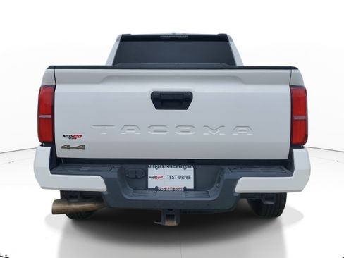 Used 2025 Toyota Tacoma SR5 image 5
