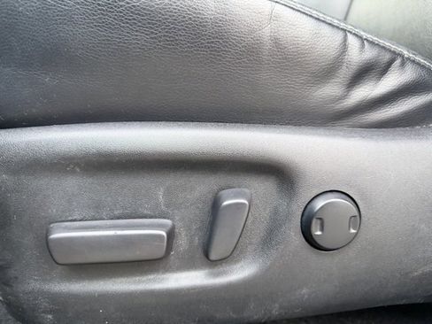 Used 2018 Toyota RAV4 Limited image 19