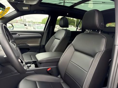 Used 2023 Volkswagen Atlas Cross Sport SE w/ Panoramic Sunroof Package AWD/4WD image 17