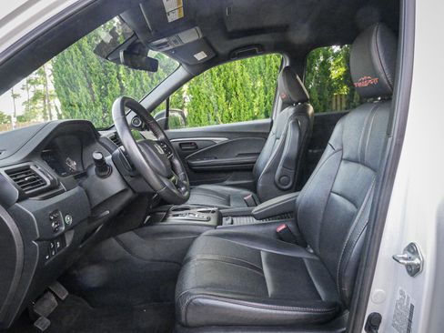 Used 2023 Honda Passport TrailSport image 7