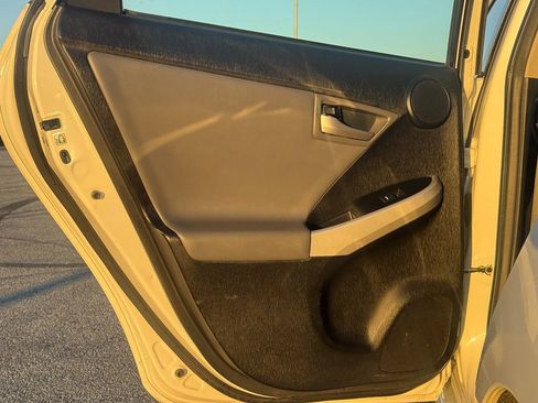 Used 2015 Toyota Prius Five image 25