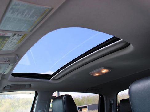 Used 2015 Toyota Tundra Limited w/ Limited Premium Package image 37