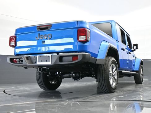 Used 2024 Jeep Gladiator Sport w/ Premium Package image 25