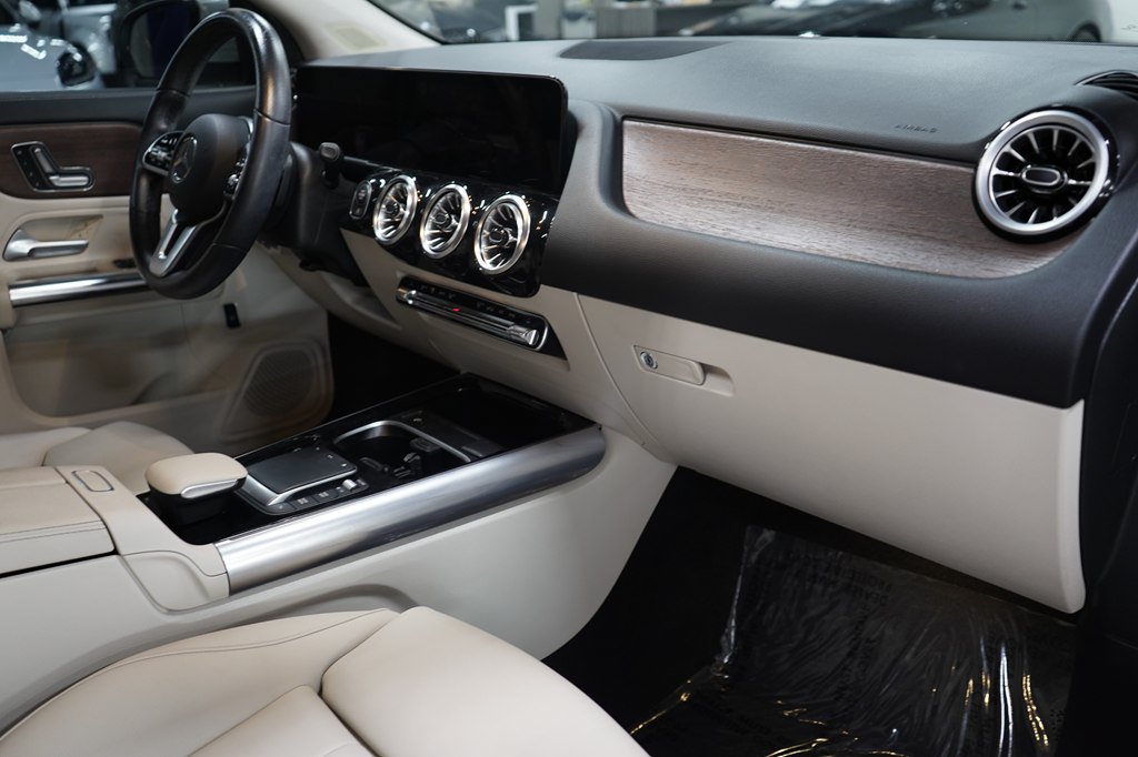 Used 2022 Mercedes-Benz GLA 250 w/ Premium Package Lite image 28