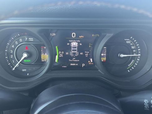 Used 2024 Jeep Wrangler Unlimited w/ Convenience Group image 23