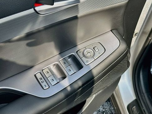 Used 2025 Hyundai Palisade SEL FWD image 17
