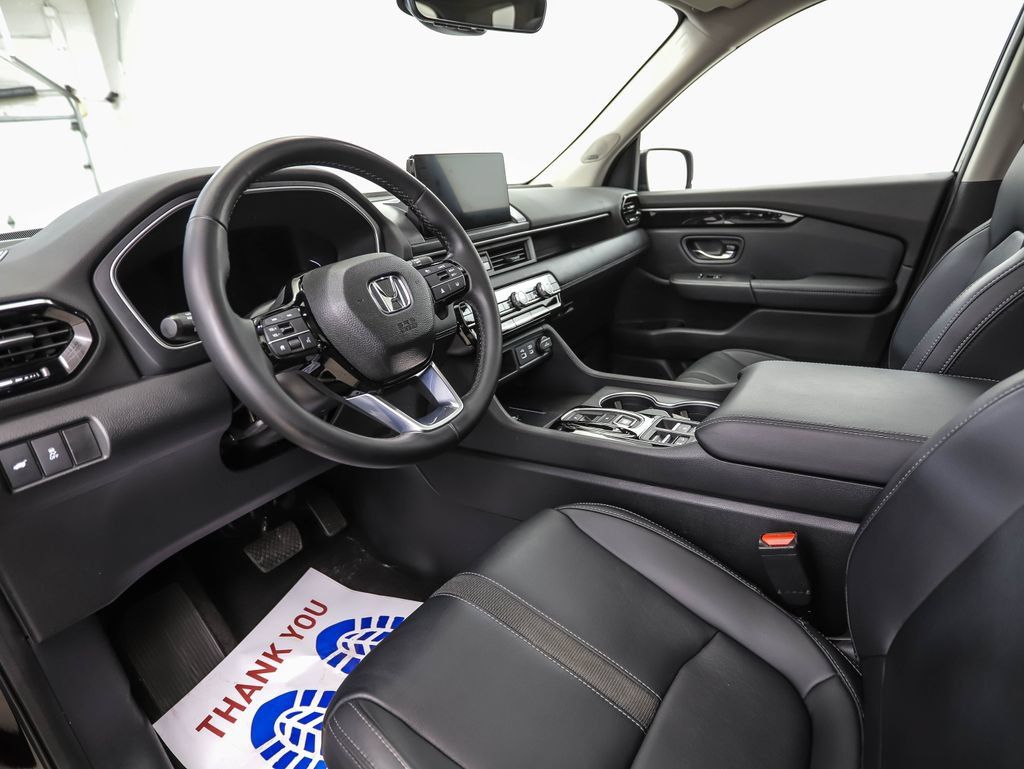 Used 2023 Honda Pilot Touring image 10
