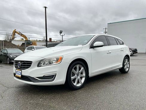 Used 2016 Volvo V60 T5 Premier image 4