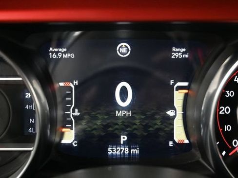 Used 2021 Jeep Gladiator Rubicon AWD/4WD image 12