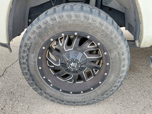 Used 2018 RAM 2500 Laramie w/ Sport Appearance Group image 5