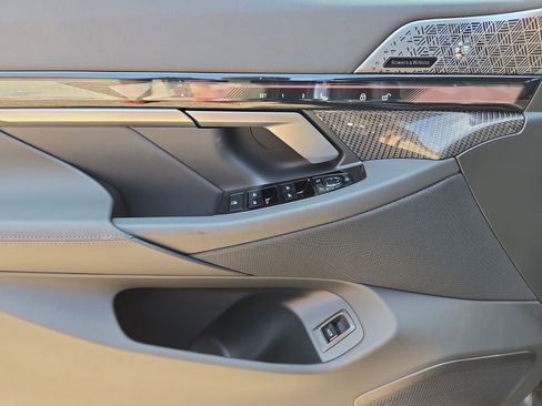 New 2026 BMW 550e xDrive image 15