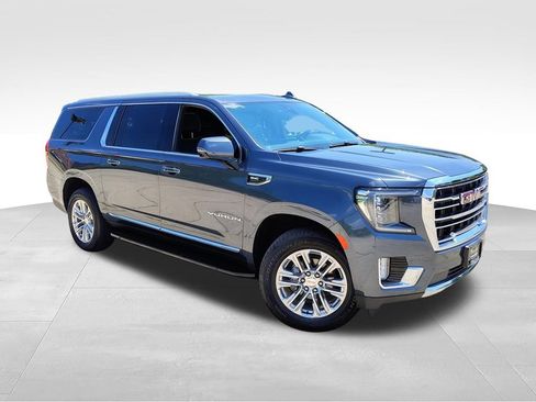Used 2021 GMC Yukon XL SLT w/ SLT Premium Package AWD/4WD image 2