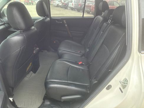 Used 2013 Toyota Highlander Limited image 12