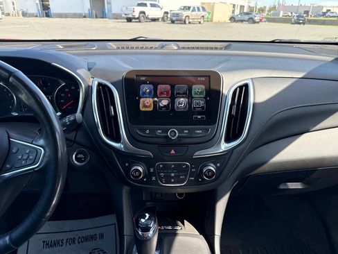 Used 2018 Chevrolet Equinox Premier AWD/4WD image 17