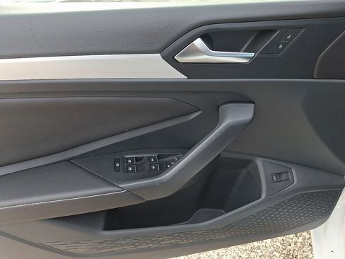 Used 2025 Volkswagen Jetta S image 12