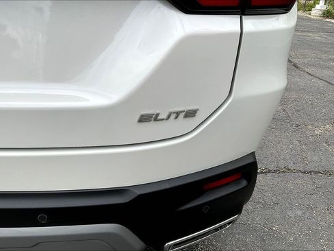 Used 2025 Honda Pilot Elite image 24