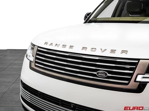 Used 2026 Land Rover Range Rover SV AWD/4WD image 9