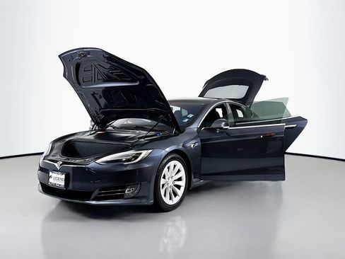 Used 2017 Tesla Model S 100D AWD/4WD image 26